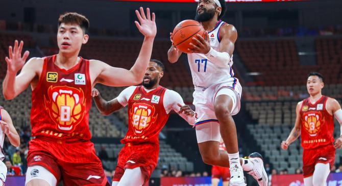 包含转会期体能课后，布莱顿内部沟通备战CBA季后赛，赛场秩序良好，阵容厚度经受考验的词条-爱游戏网站下载